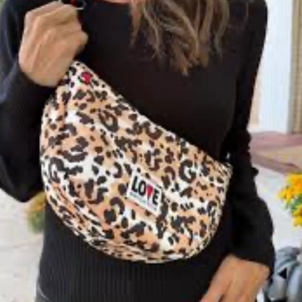 NWOT Brighton spotted love swing crossbody bag Leopard Print